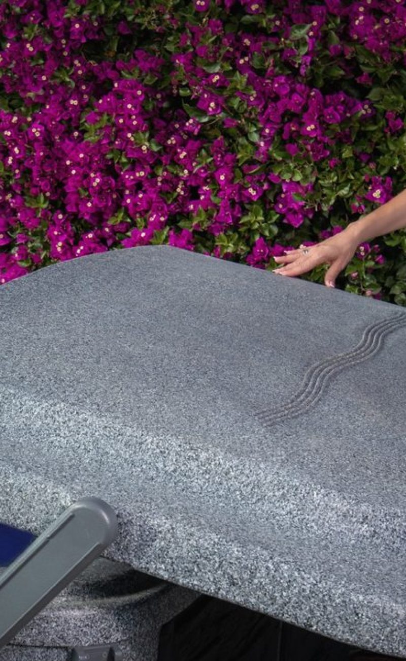 Eco Spa hard cover demonstration