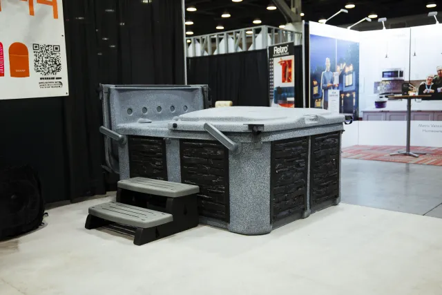 Eco Spa E3 hot tub in the showroom, photo 8