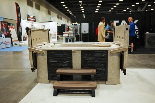 Front of the Eco Spa E5 with steps