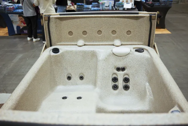 Eco Spa E5 two-seat interior